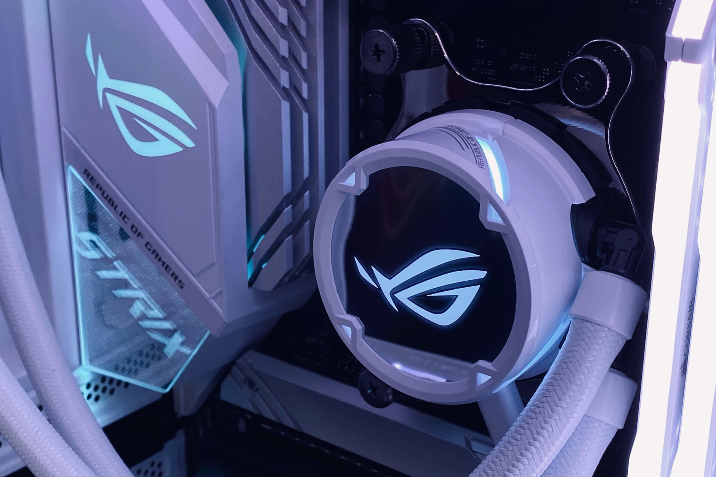 ROG STRIX LC 360 RGB AIO CPU COOLER WE thumbnail 1