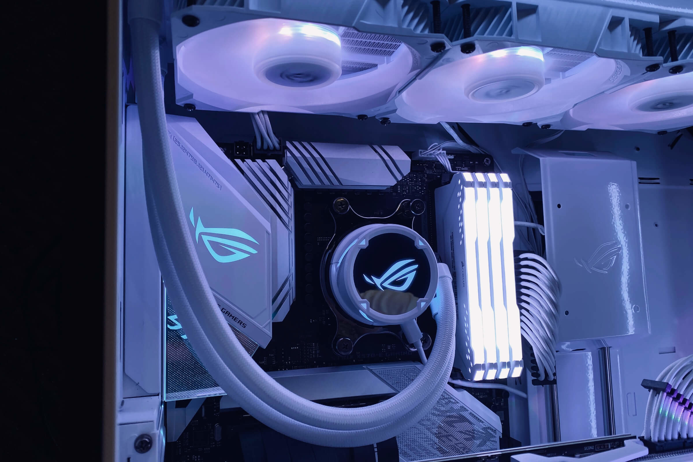 ROG STRIX LC 360 RGB AIO CPU COOLER WE thumbnail 4
