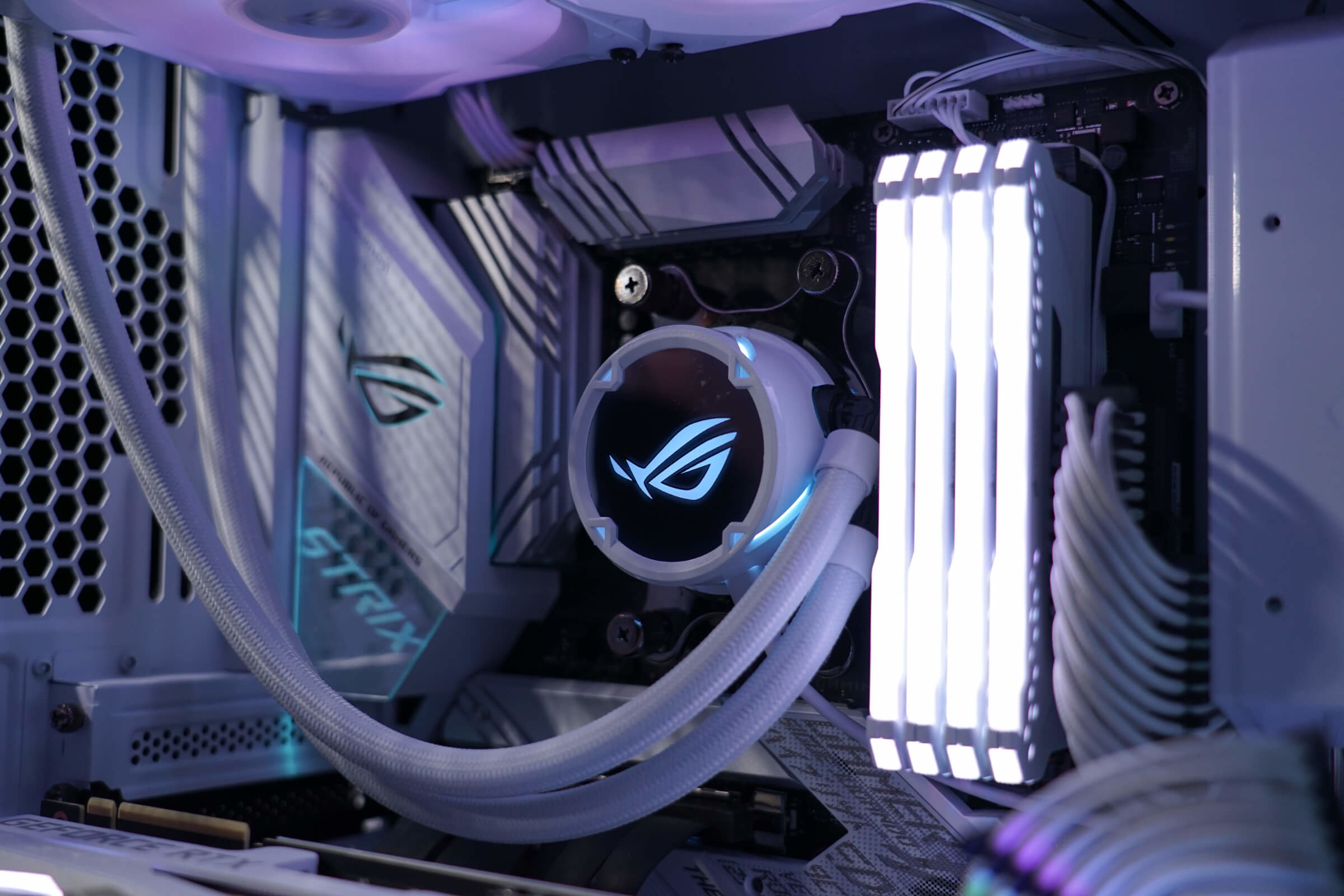 ROG STRIX LC 360 RGB AIO CPU COOLER WE thumbnail 2
